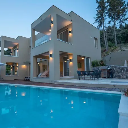 Boukaris Sleeps 8 Pool Air Con Wifi Mpoukaris