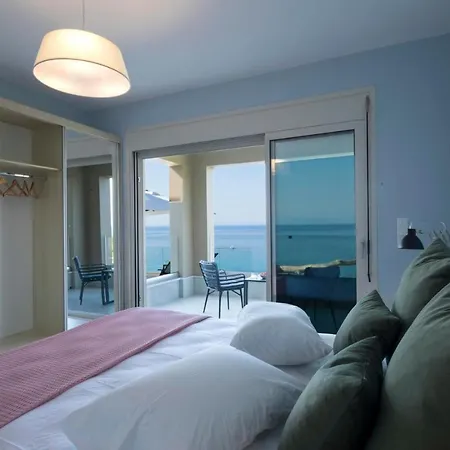 Boukaris Sleeps 8 Pool Air Con Wifi *